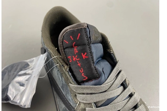 JORDAN SP TRAVIS LOW CQ4277-111  CQ4277-111 SCOTT RETRO OG 1  0215